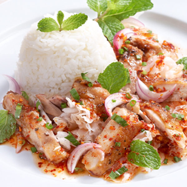 Laab Namtok Thaï poulet roti ( cacahuètes ) + Riz blanc